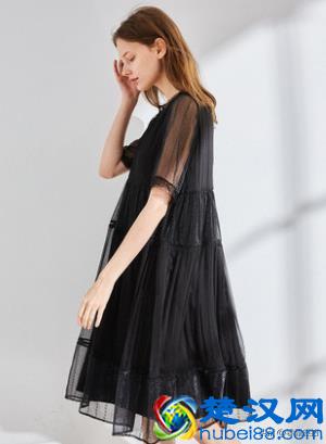 胸大的女生夏天不要穿这些衣服，容易显胖