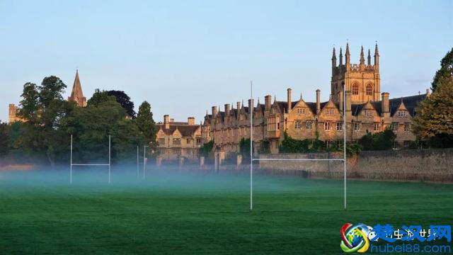 牛津大学是我见过的最美的校园，咱们一起在清晨走走吧