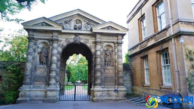 牛津大学是我见过的最美的校园，咱们一起在清晨走走吧