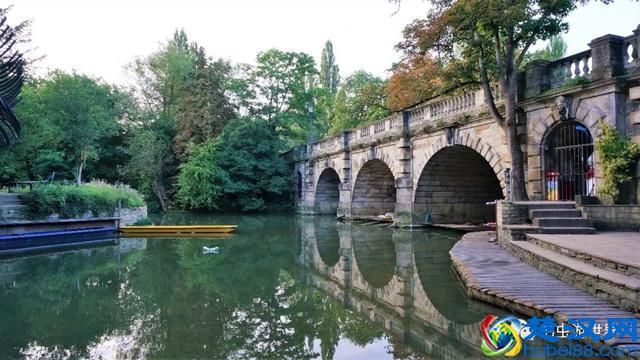 牛津大学是我见过的最美的校园，咱们一起在清晨走走吧