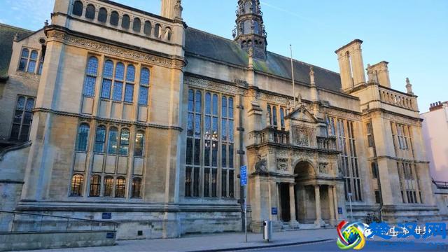 牛津大学是我见过的最美的校园，咱们一起在清晨走走吧