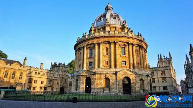 牛津大学是我见过的最美的校园，咱们一起在清晨走走吧