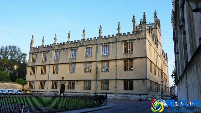 牛津大学是我见过的最美的校园，咱们一起在清晨走走吧