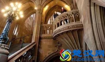 曼彻斯特大学：校园面积大，还超美的！