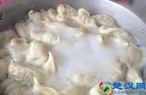 大年三十吃饺子，到底吃饺子有哪些好处？光头佬来给你扒一扒……