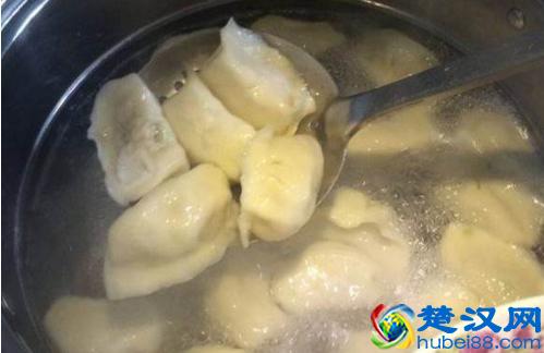 大年三十吃饺子，到底吃饺子有哪些好处？光头佬来给你扒一扒……