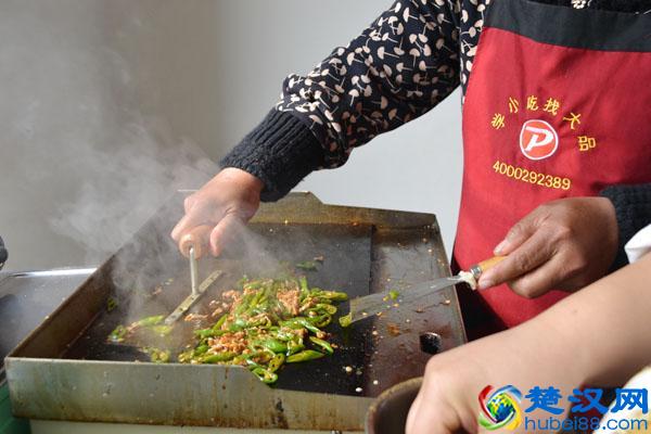 小铁板 大文章！街头小吃必备