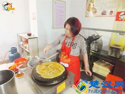 几千元做啥小吃好？县城摆摊卖小吃卖什么好