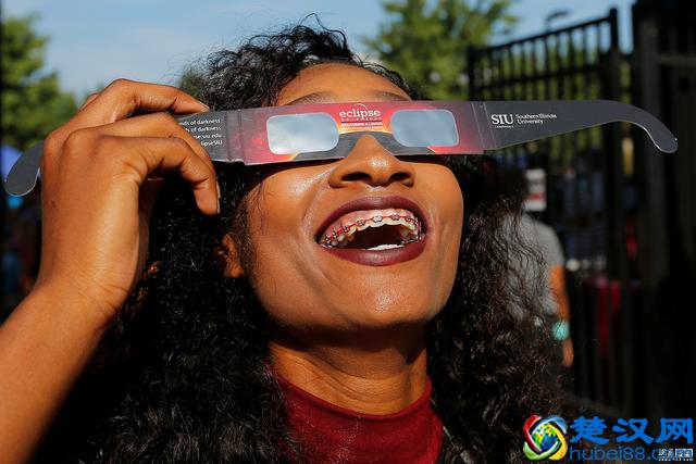 北美日全食世界关注，那么中国下一次看到日全食是什么时候呢？