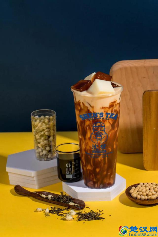 “又脏又污”的沈茶熊猫奶茶，竟然刷爆朋友圈？