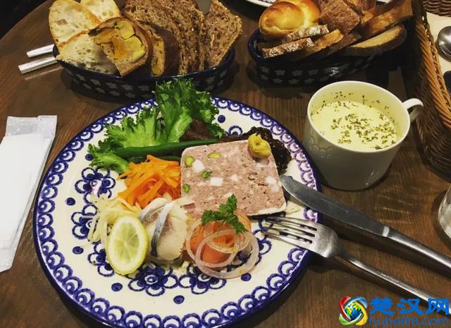 面积太小如何开好一家店？案例分析不到10平米门面的小店成功模式