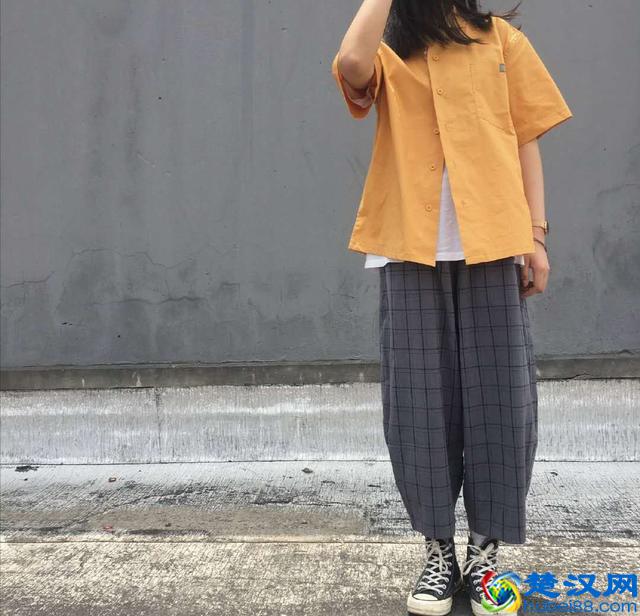 夏日活力橙穿搭，T恤裙子随心挑，在炎热的天气里做最凉爽的少女