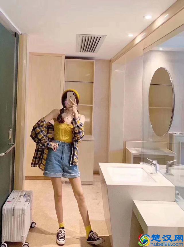 夏日活力橙穿搭，T恤裙子随心挑，在炎热的天气里做最凉爽的少女