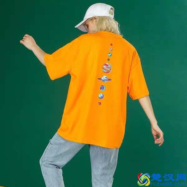 夏日活力橙穿搭，T恤裙子随心挑，在炎热的天气里做最凉爽的少女