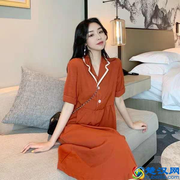 夏日活力橙穿搭，T恤裙子随心挑，在炎热的天气里做最凉爽的少女