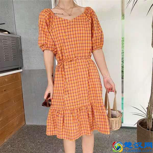 夏日活力橙穿搭，T恤裙子随心挑，在炎热的天气里做最凉爽的少女