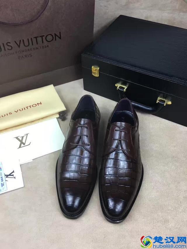 穿什么样的休闲皮鞋，才能彰显成功人士的风采