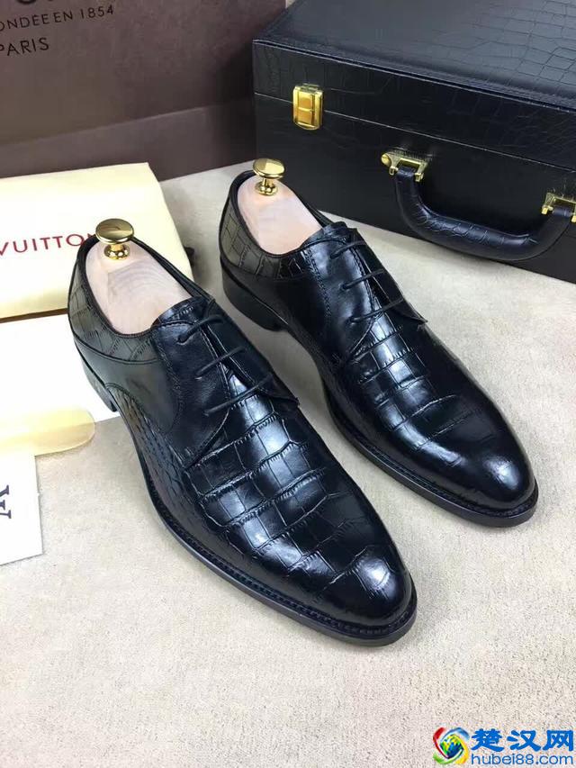 穿什么样的休闲皮鞋，才能彰显成功人士的风采