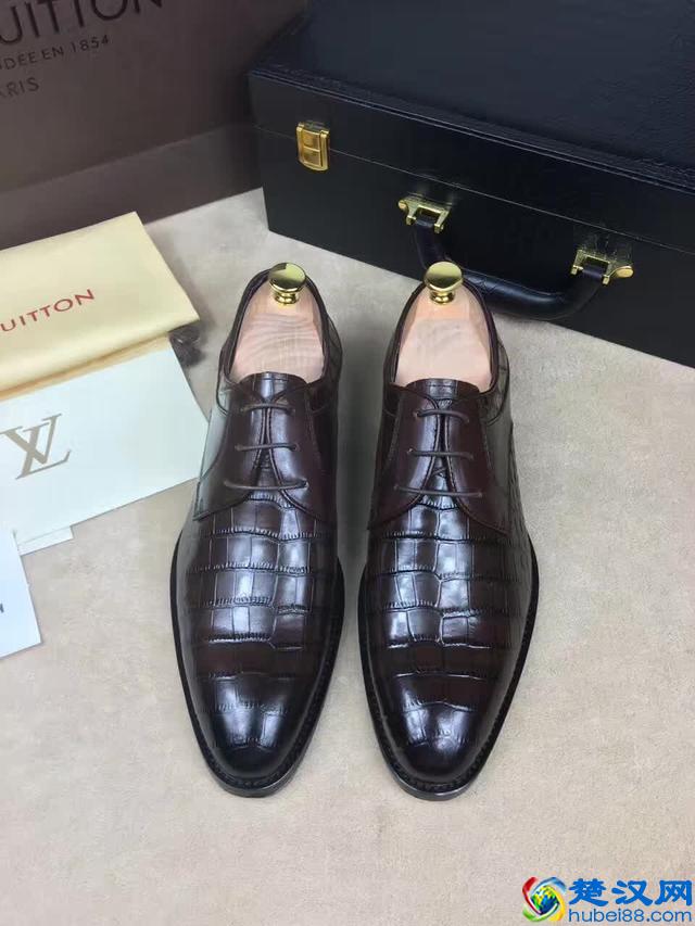 穿什么样的休闲皮鞋，才能彰显成功人士的风采