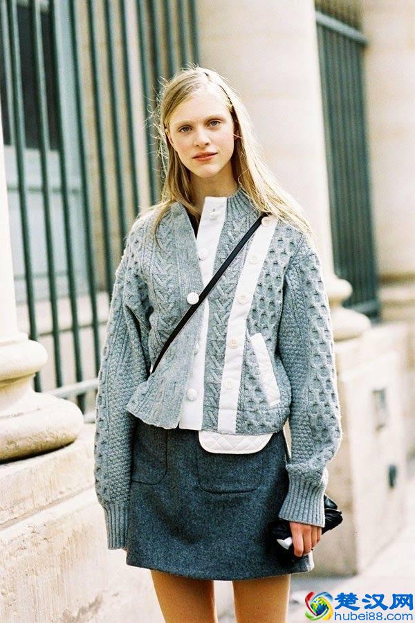 a字裙搭配什么上衣好看？原来这样穿最显腿细