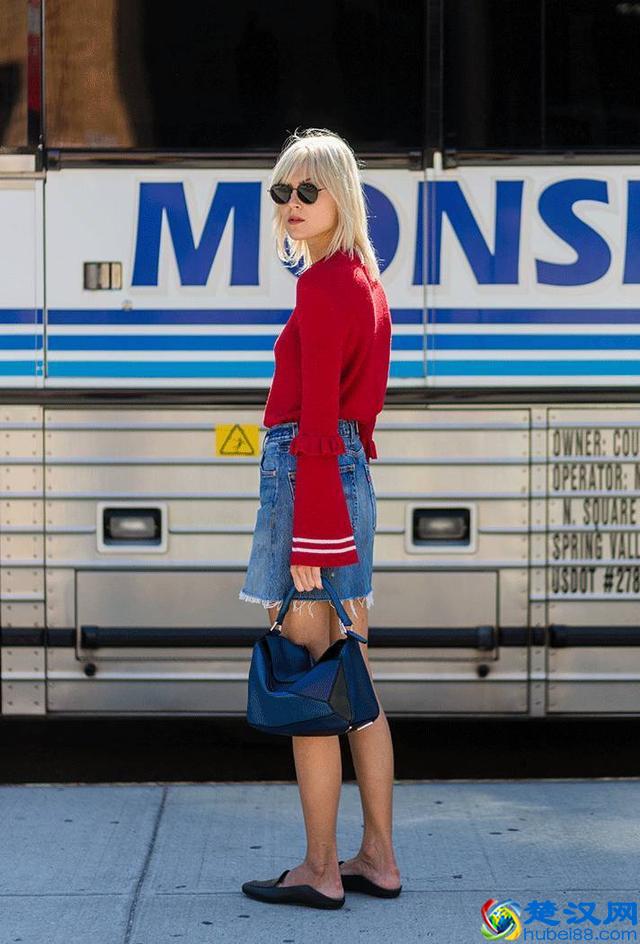 a字裙搭配什么上衣好看？原来这样穿最显腿细