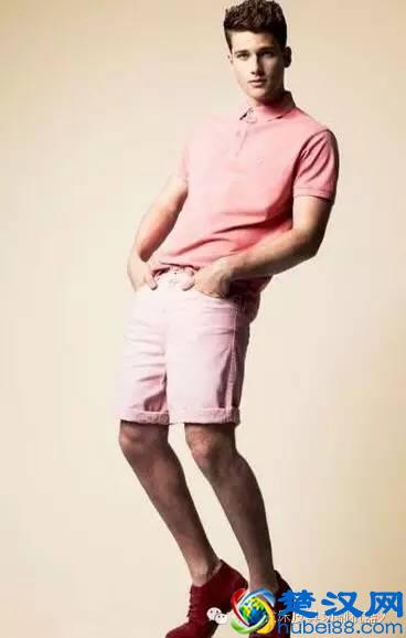 男士休闲短裤配什么鞋 男生休闲短裤搭配什么上衣