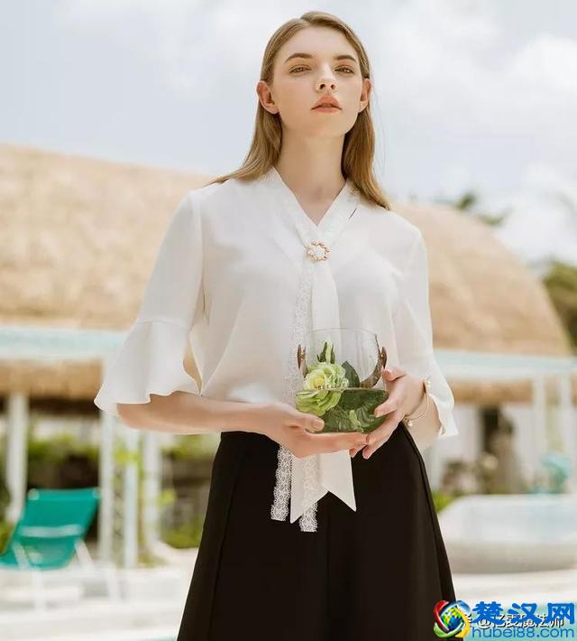 夏天穿什么面料衣服好？试试这四种，清凉透气又时髦高级