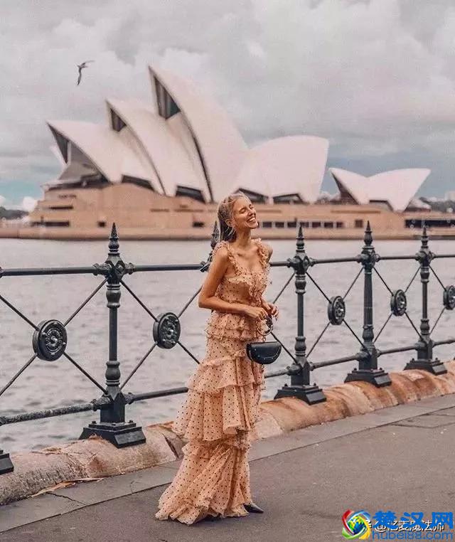 夏天穿什么面料衣服好？试试这四种，清凉透气又时髦高级