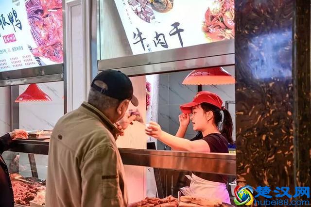 大开眼界！大爷大妈最爱去的早市，原来这么好！又新鲜又好又省钱