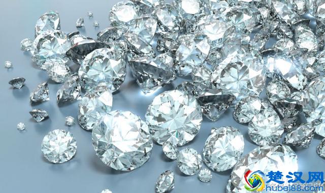地球上最硬十大物质，金刚石仅排第三，第一硬度是钢的200多倍！