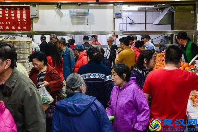 大开眼界！大爷大妈最爱去的早市，原来这么好！又新鲜又好又省钱