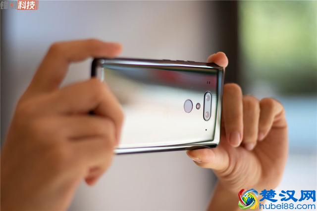 2018年被低估的十款手机？LG/黑莓/HTC 入选