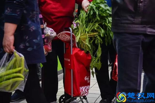 大开眼界！大爷大妈最爱去的早市，原来这么好！又新鲜又好又省钱