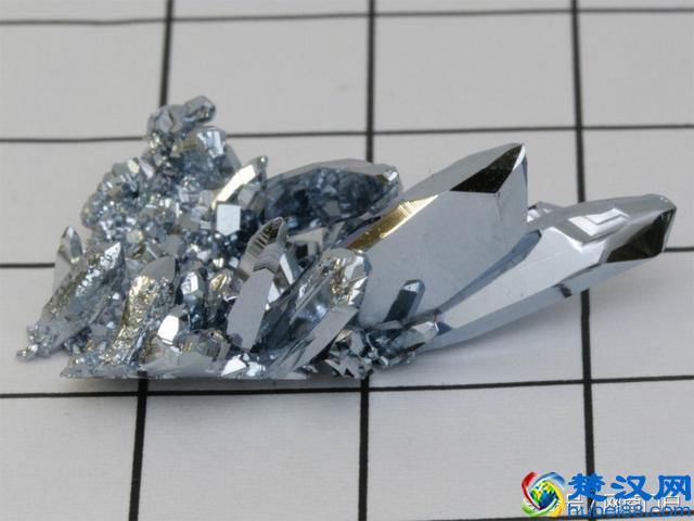 地球上最硬十大物质，金刚石仅排第三，第一硬度是钢的200多倍！