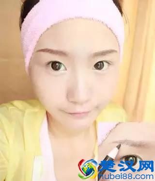 自然的裸妆怎么化好看 新手学淡妆化妆步骤详细化妆教程