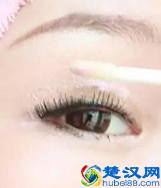 自然的裸妆怎么化好看 新手学淡妆化妆步骤详细化妆教程