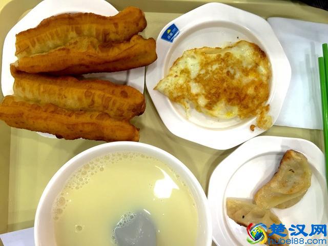 乡镇投资十万元左右，可以做什么小吃？