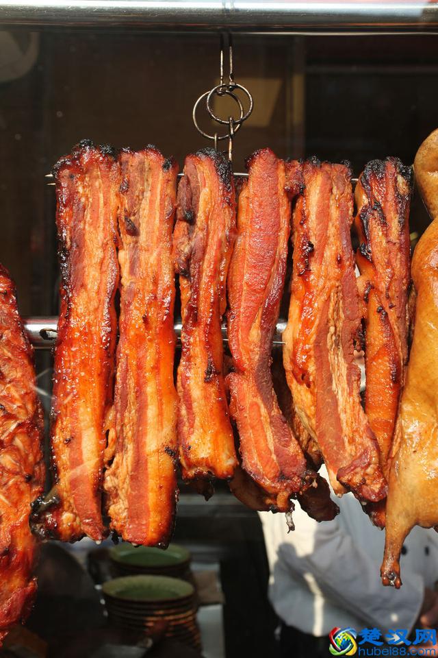 乡镇投资十万元左右，可以做什么小吃？