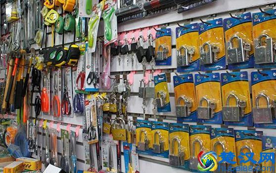 你18岁时在干什么？他18岁开网店月入数十万