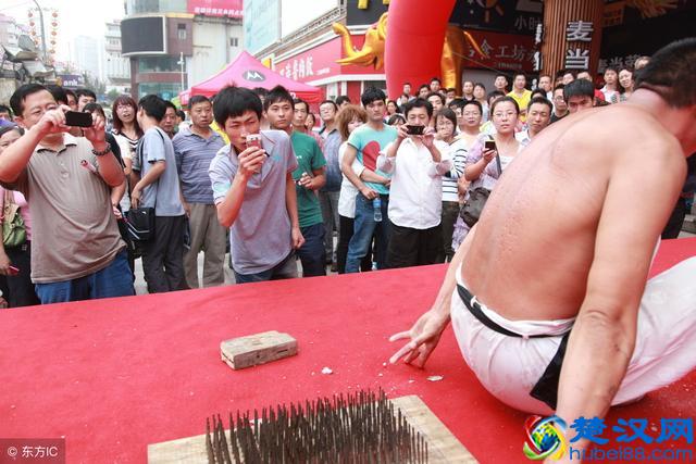 农村娱乐项目——庙会、打麻将和喝酒