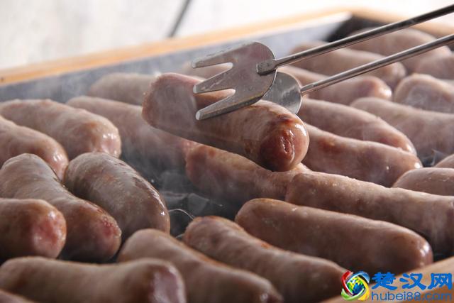 今天带大家见识下“热狗肠”看着图片都流口水了