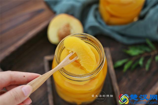 这水果煮一煮，比新鲜更好吃，超市36元一瓶，在家做，15元管够