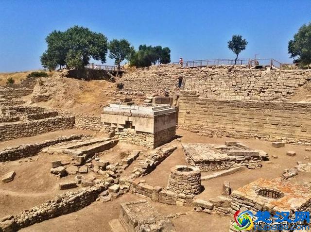 练春海丨考古怎么就成盗墓了？