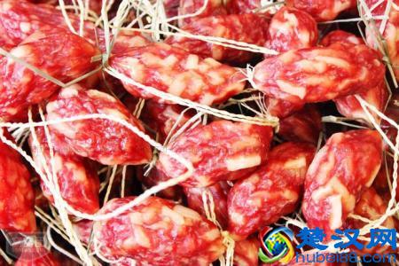 老汉8平米小店卖香肠，1年赚了60万！