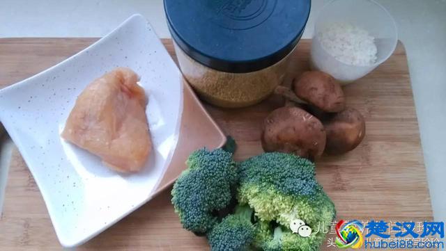 一碗粥喝下去，既提高抵抗力又暖暖的：营养菜肉粥