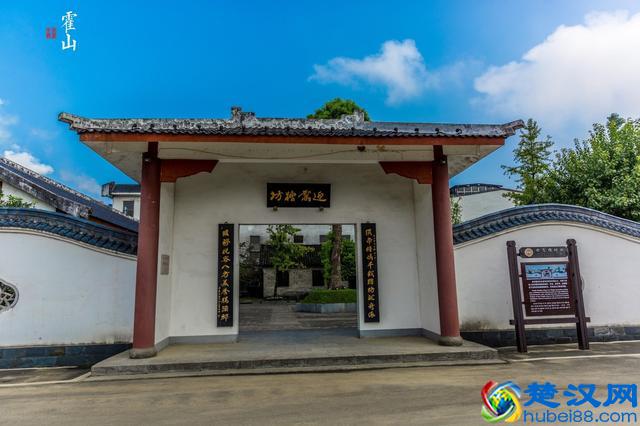 在安徽霍山“最美酒厂”，居然有美女在做这个