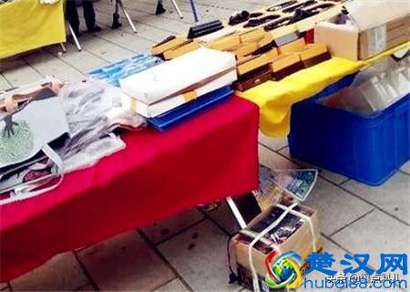 现在摆地摊卖什么最挣钱？卖什么利润大？（附地摊暴利产品）