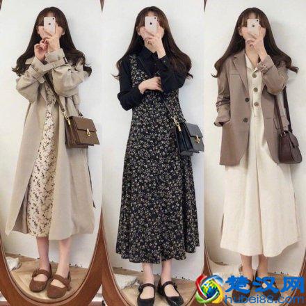 微胖女生春季如何穿？淡蓝色衬衫搭配黑色半身裙，简约不失高级感