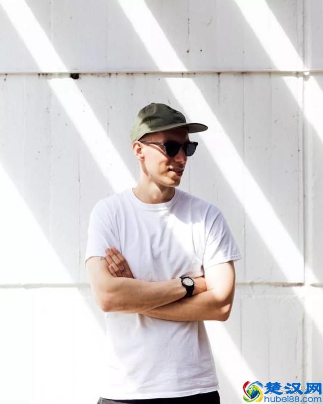 为什么别人穿白T恤就穿的很好看？