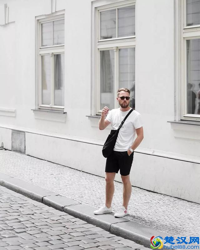 为什么别人穿白T恤就穿的很好看？